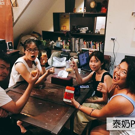 Good Garden Female Hostel Tainan Buitenkant foto
